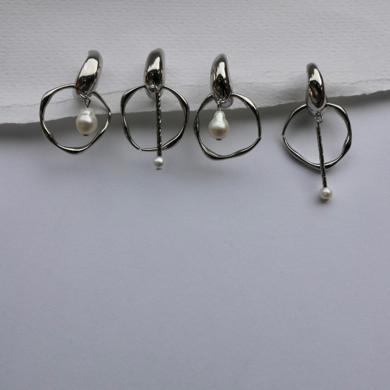 【手作設計】Looping Cycle·不對稱純銀珍珠耳環(現貨)(金/銀)·JOJE·珍珠飾品·手做飾品