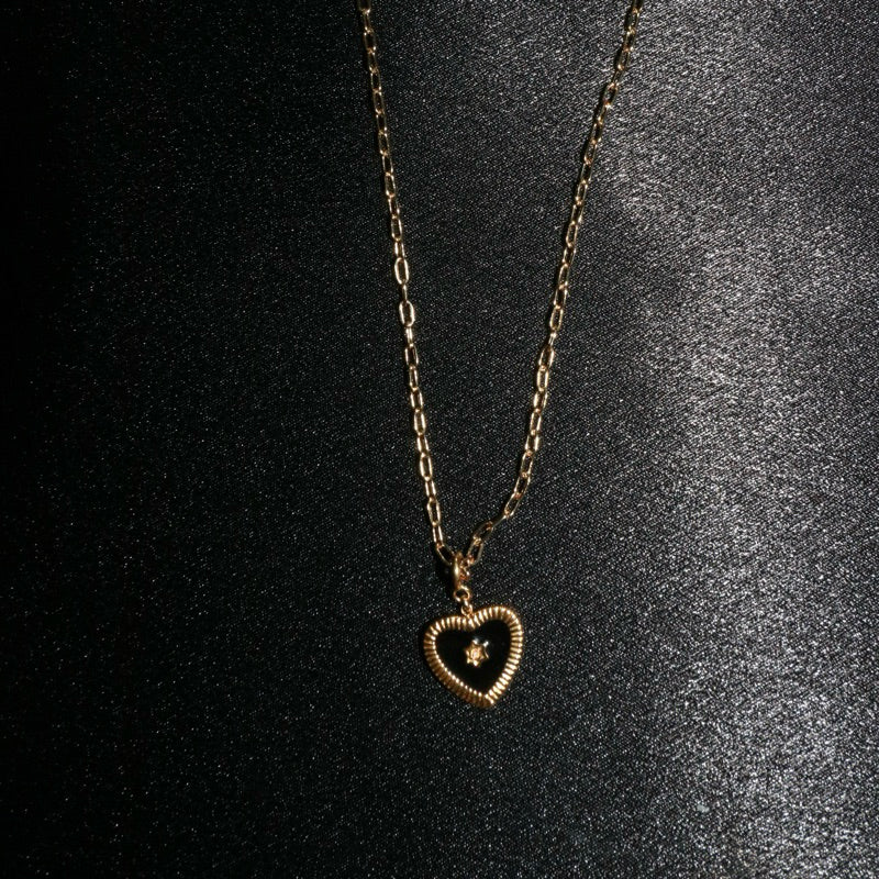 【手作設計】Love Struck · 金框愛心項鍊(現貨)·JOJE·珍珠飾品·手作項鍊·客製項鍊